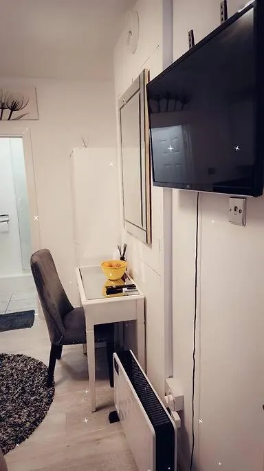 Studio Flat, Close To O2 Arena And City Airport London Apartment