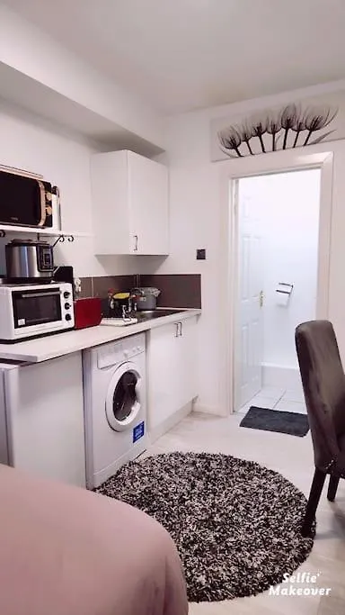 Studio Flat, Close To O2 Arena And City Airport London 0*,  United Kingdom